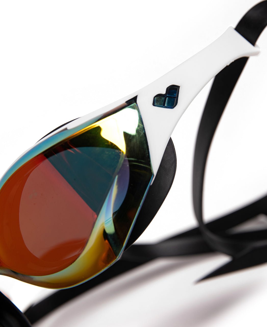 ARENA COBRA EDGE SWIPE MIRROR GOLD LENSES - White